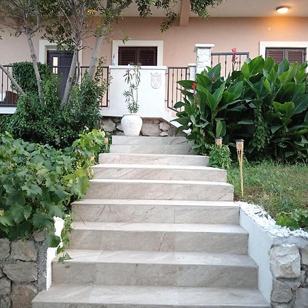 Seaview Holiday Apartments, Ventura Nin Eksteriør bilde