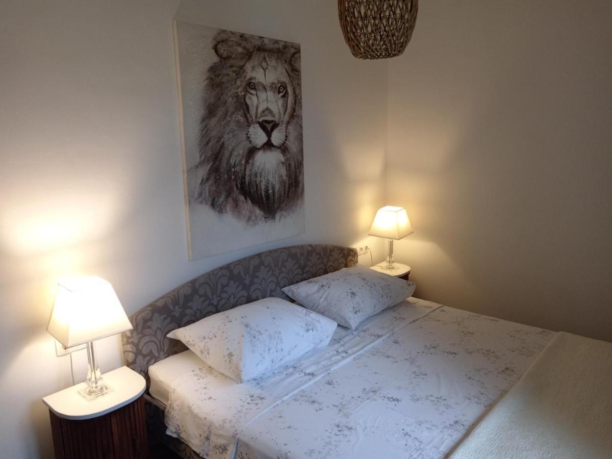 Seaview Holiday Apartments, Ventura Nin Eksteriør bilde