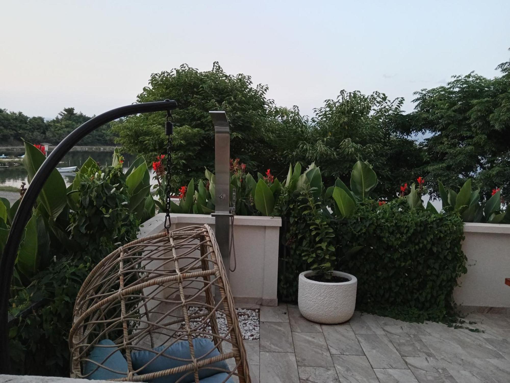 Seaview Holiday Apartments, Ventura Nin Eksteriør bilde