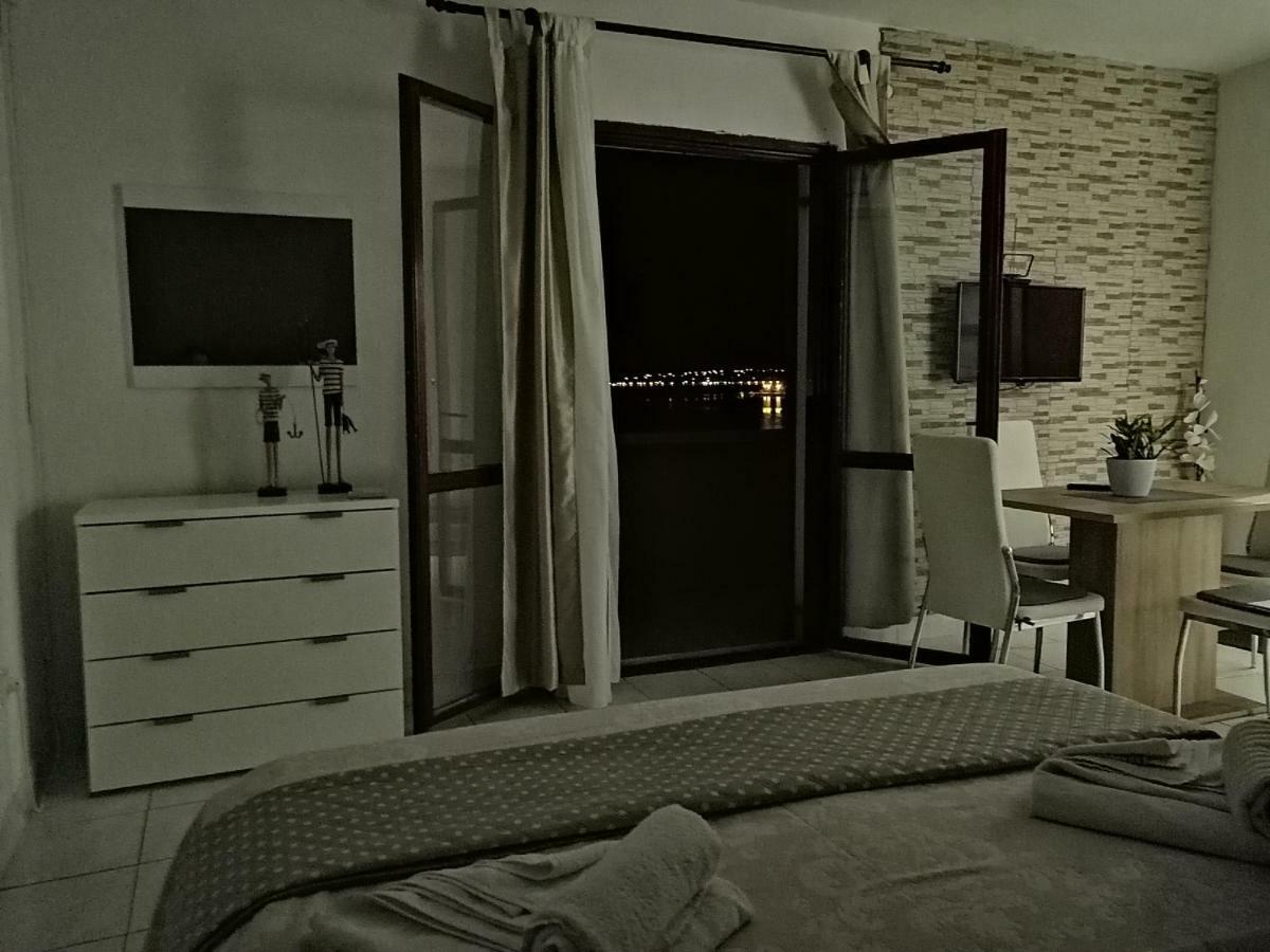 Seaview Holiday Apartments, Ventura Nin Eksteriør bilde