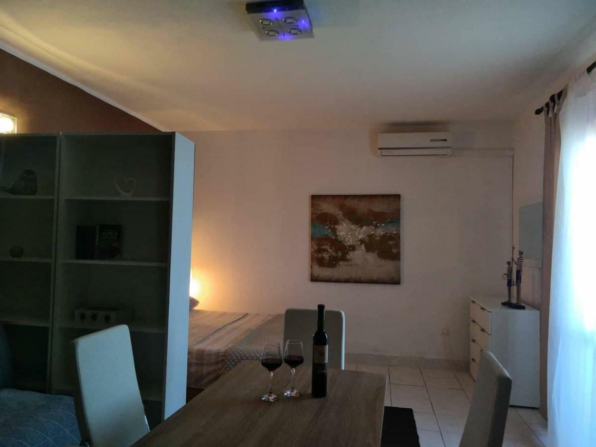 Seaview Holiday Apartments, Ventura Nin Eksteriør bilde