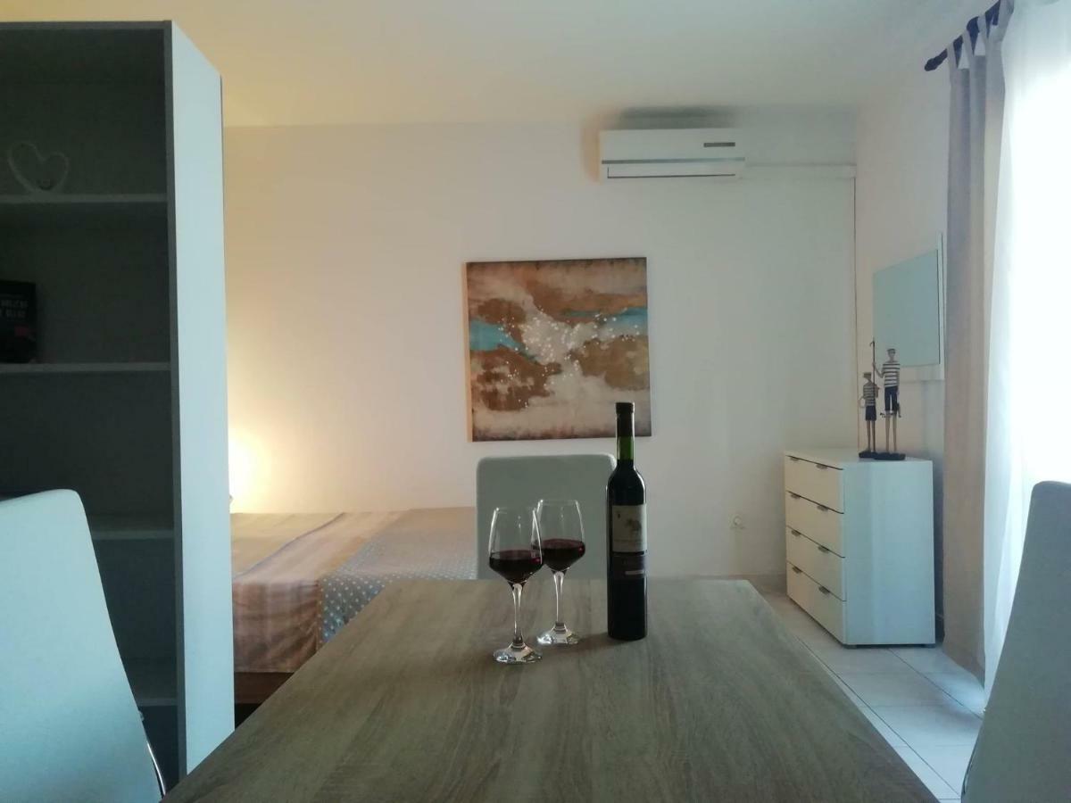 Seaview Holiday Apartments, Ventura Nin Eksteriør bilde